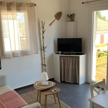 Calme Avec Terrasse Intime A 500m De La Plage De Nauzan - Fr-1-550-69 Vaux-sur-Mer