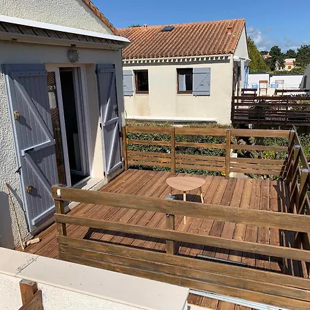 Calme Avec Terrasse Intime A 500m De La Plage De Nauzan - Fr-1-550-69 Apartment